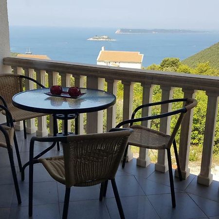 Apartmani Lazarevic Luštica Buitenkant foto