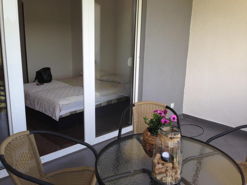 Apartmani Lazarevic Luštica Buitenkant foto