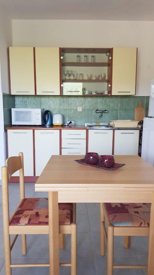 Apartmani Lazarevic Luštica Buitenkant foto