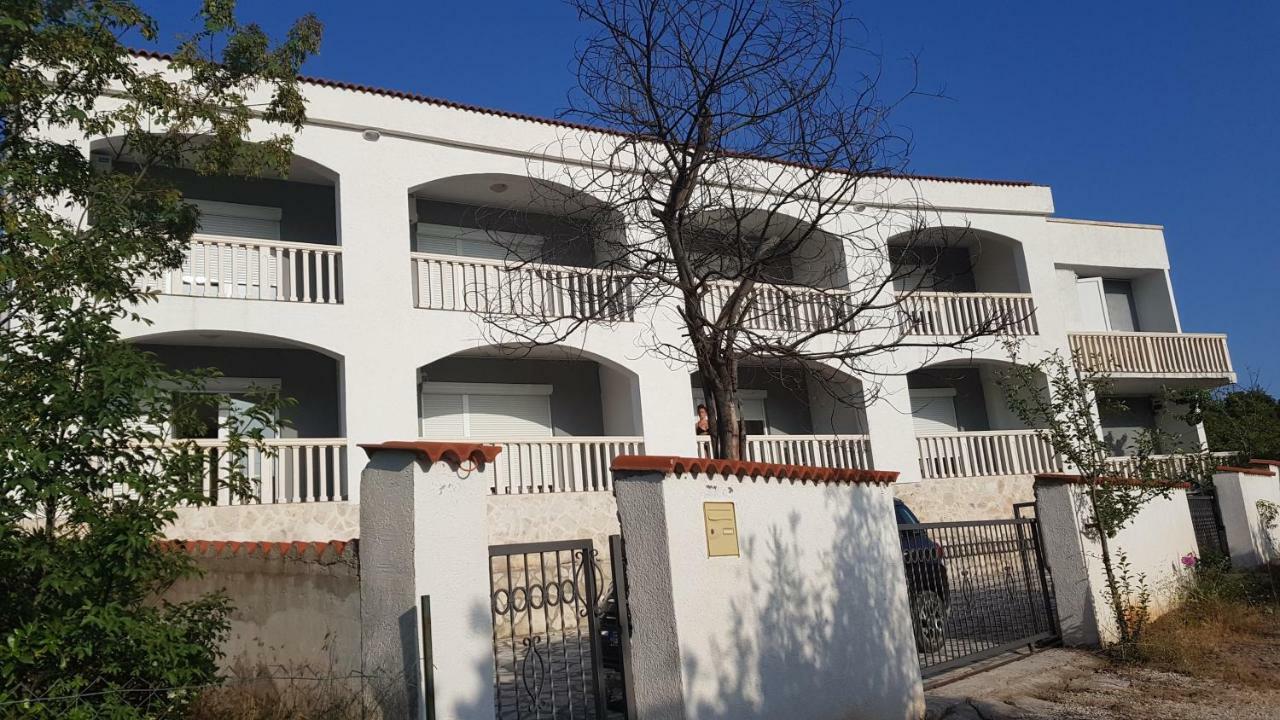 Apartmani Lazarevic Luštica Buitenkant foto