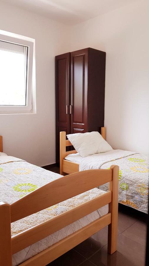 Apartmani Lazarevic Luštica Buitenkant foto